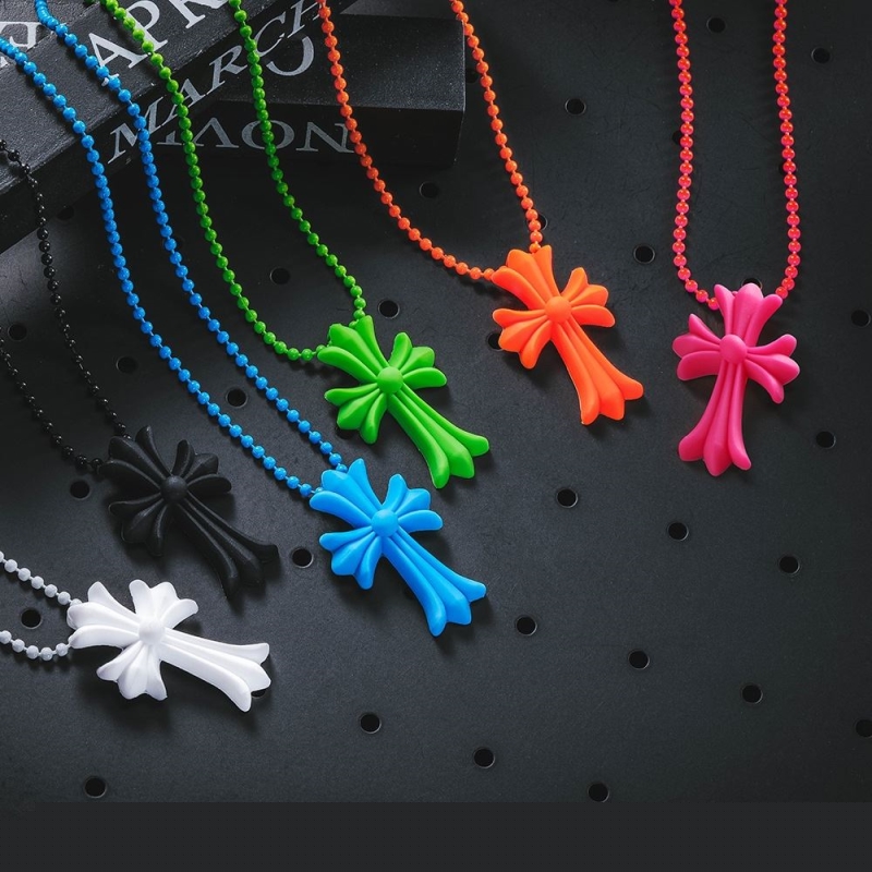 Ch**me He**ts necklaces